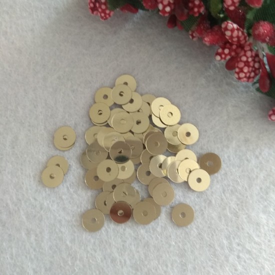 Пайетки плоские 6 мм, цв. светлое золото, цена за 10 гр